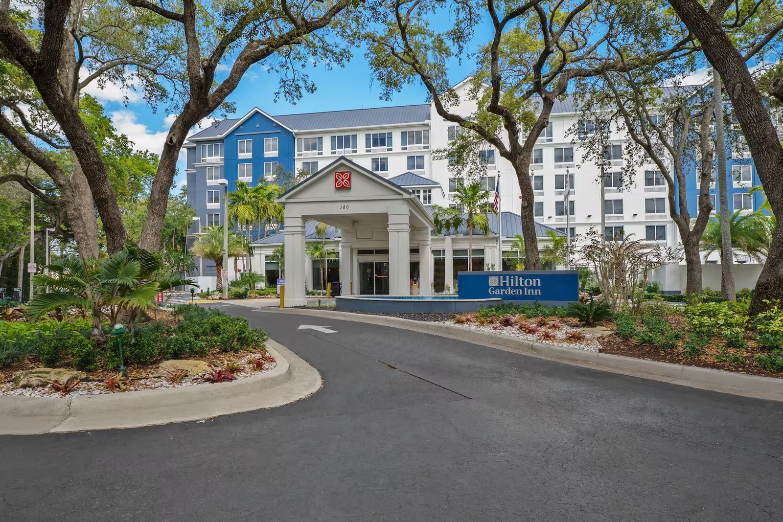 Hilton Garden Inn Ft Lauderdale Airport Cruise Port - Hilton Garden Ft. Lauderdale Airport is located 3 miles from the airport and 6 miles from the cruise port. 