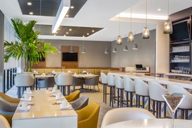 Wyndham Garden Ft Lauderdale Airport & Cruise Port - Enjoy a delicious meal at the hotel?s Garden Cafe and Bar.
