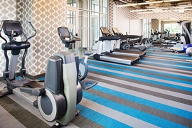 aLoft Philadelphia Airport - Keep up with your gym routine in the hotel's fitness center. 