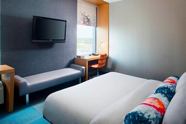 aLoft Philadelphia Airport - Enjoy the comforts of Starwood Signature Bedding in the standard room with a king size bed. Each guest room also has a 42 inch LCD TV for your viewing pleasure.