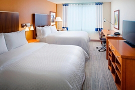 Four Points by Sheraton Philadelphia Airport - Sleep well and wake up refreshed in the hotel's comfy room. 