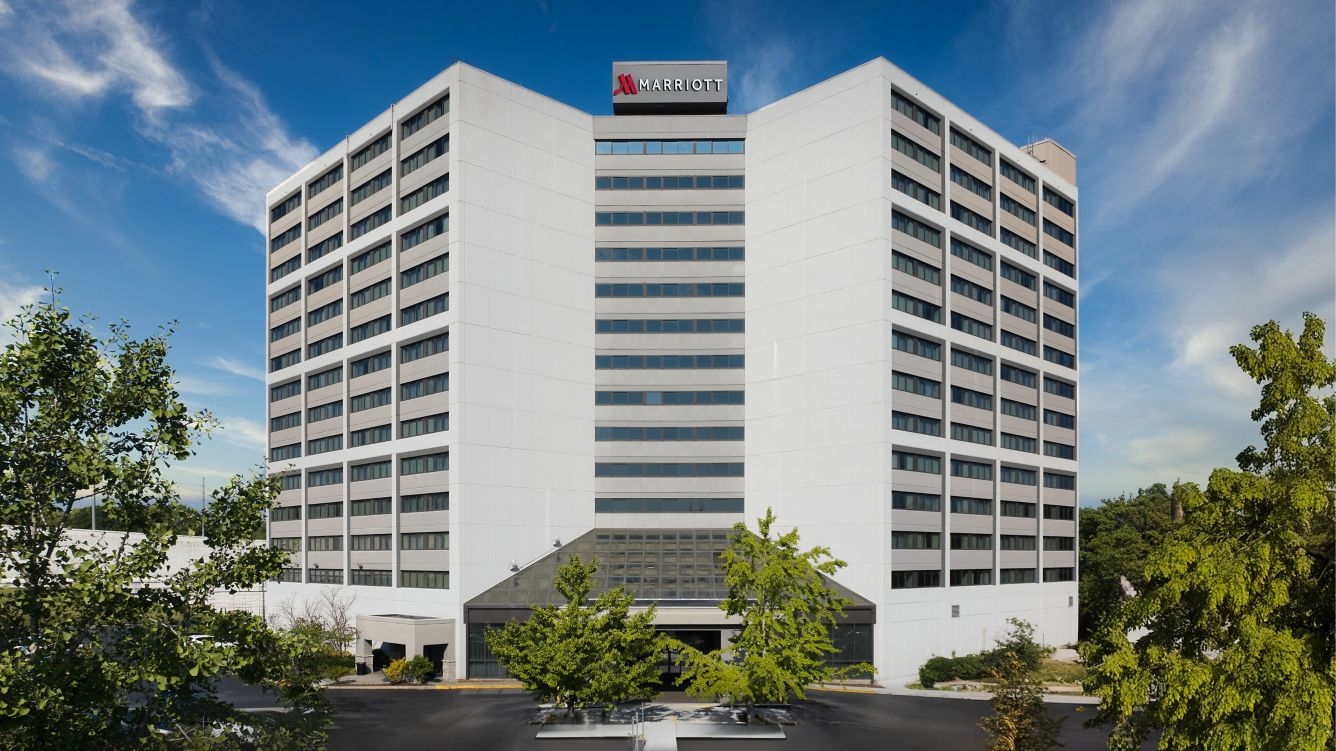 Nashville Airport Marriott - The Marriott is conveniently located 3 miles from the Nashville Airport.