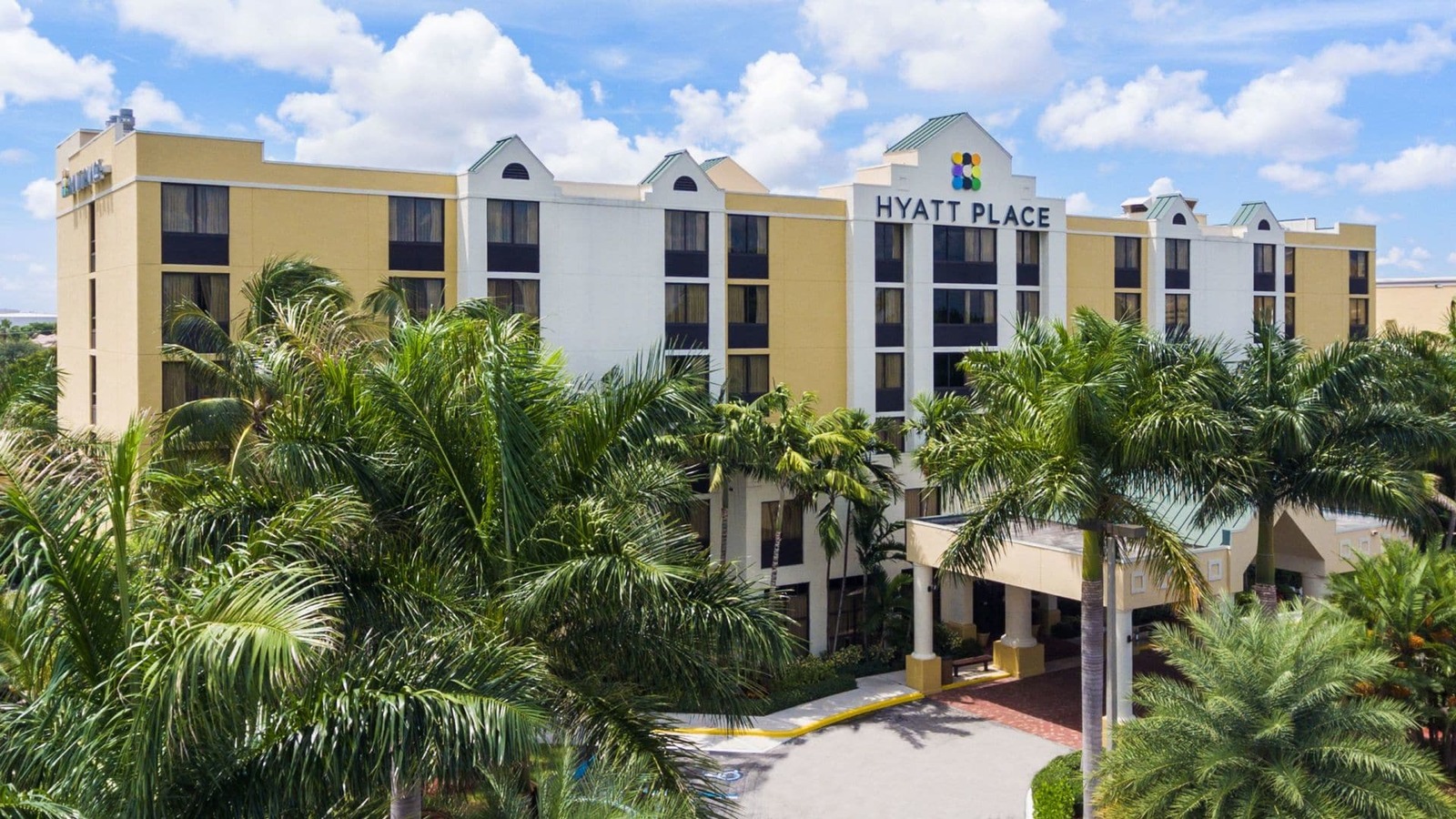Hyatt Place Fort Lauderdale Cruise Port - The Hyatt Place is located 3 miles from Fort Lauderdale/Hollywood Airport and 1/2 mile from Port Everglades Cruise Port.