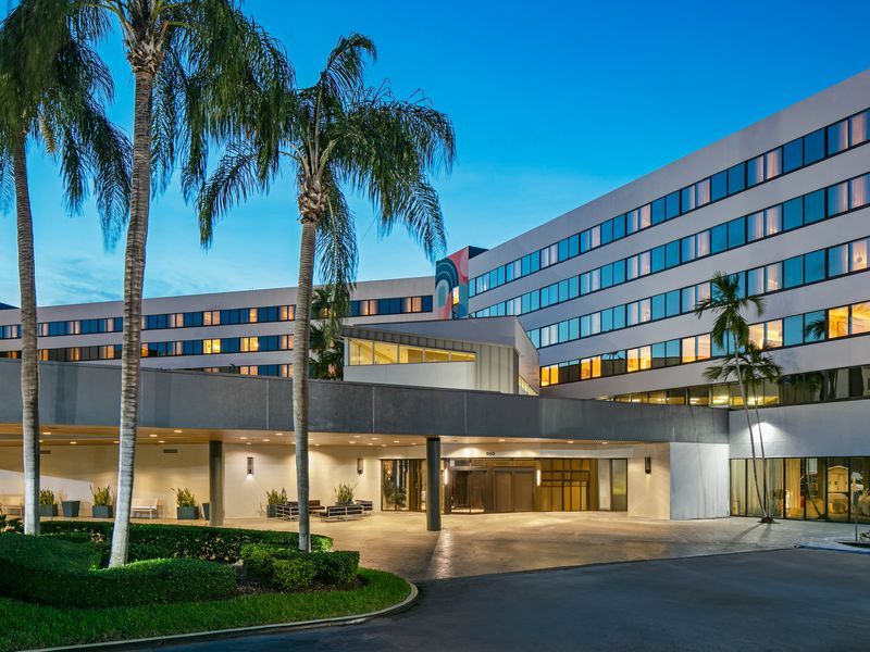 Sonesta Miami Airport - The Sonesta is conveniently located 1.5 miles from the Miami Airport.