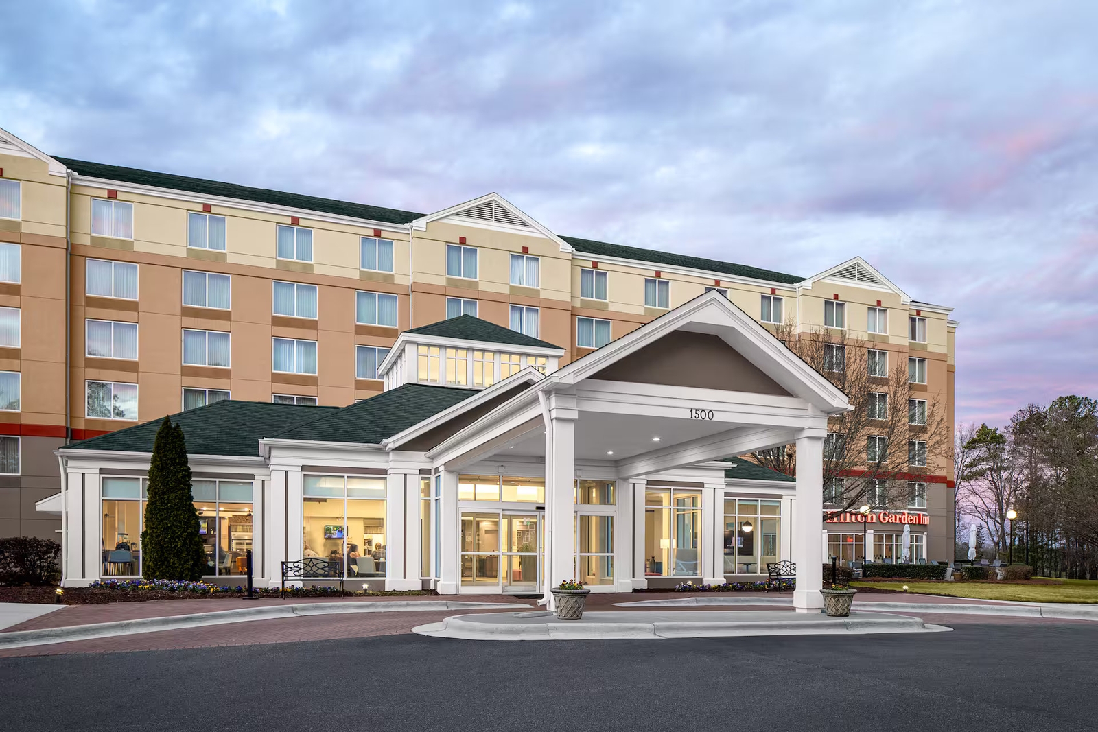 Hilton Garden Inn Raleigh Durham Airport - The Hilton Garden Inn is conveniently located 1/2 mile from the RDU Airport. 