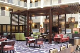 Embassy Suites by Hilton Philadelphia Airport - Relax or enjoy dinner in the atrium. 