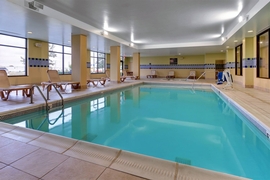 Hampton Inn & Suites Indianapolis Airport - Take a dip in the hotel's indoor pool or jacuzzi. 