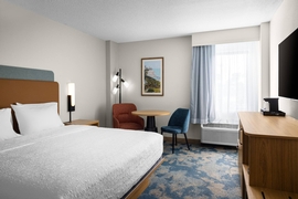 Hampton Inn Miami Airport West - The standard king room includes complimentary WiFi.