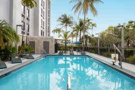 Hampton Inn Miami Airport West - Take a dip in the hotel's outdoor pool. 