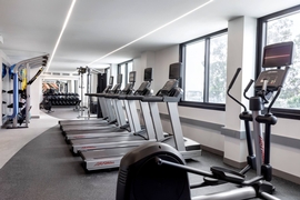 Hilton Garden Inn LAX Los Angeles Airport - Keep up with you gym routine in the hotel's 24/7 fitness center.