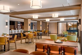 Hilton Garden Inn LAX Los Angeles Airport - Have a meal at the hotel's restaurant. 