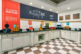 Hampton Inn Ft. Lauderdale Airport North Cruise Port - Enjoy breakfast at the hotel before your transfers or heading home. 