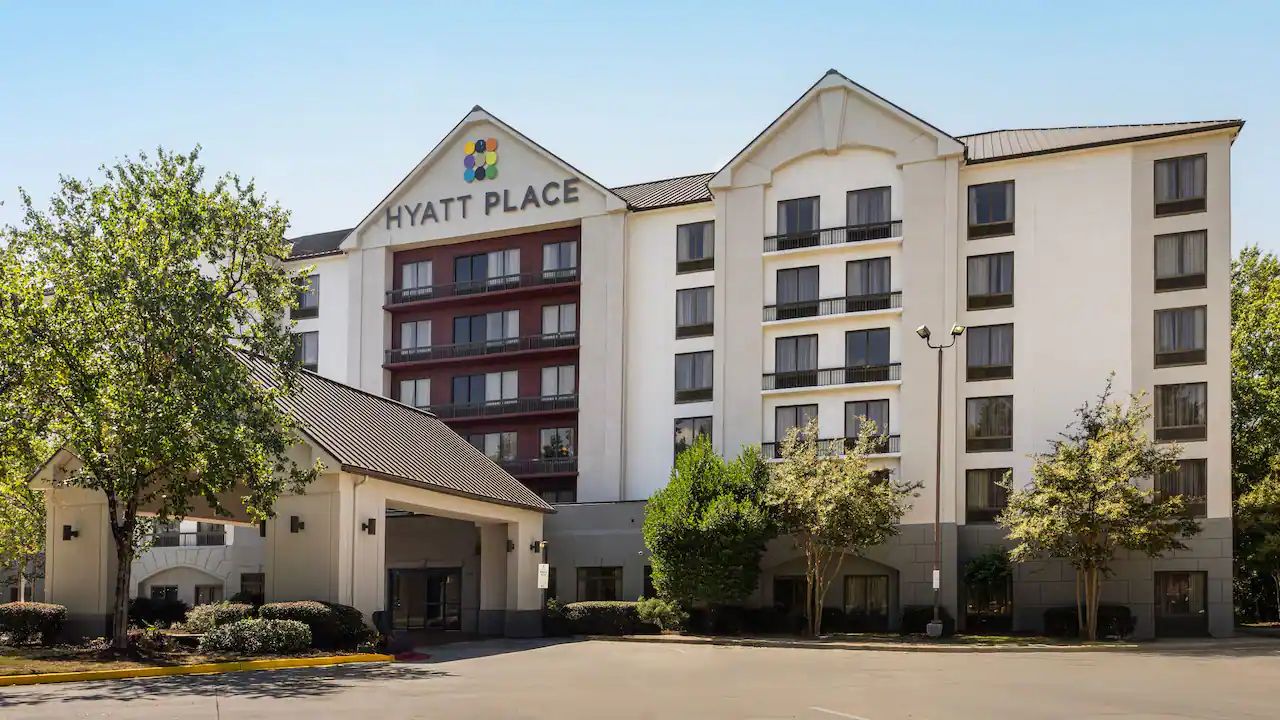 Hyatt Place Atlanta Airport South - The Hyatt Place South is conveniently located 1.5 miles from the Atlanta Airport.
