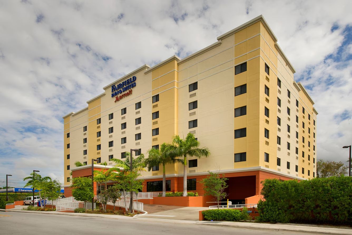 Fairfield Inn & Suites Miami Airport South - The Fairfield Inn & Suites is located 1 mile from Miami Airport & 6 miles from the Port of Miami.