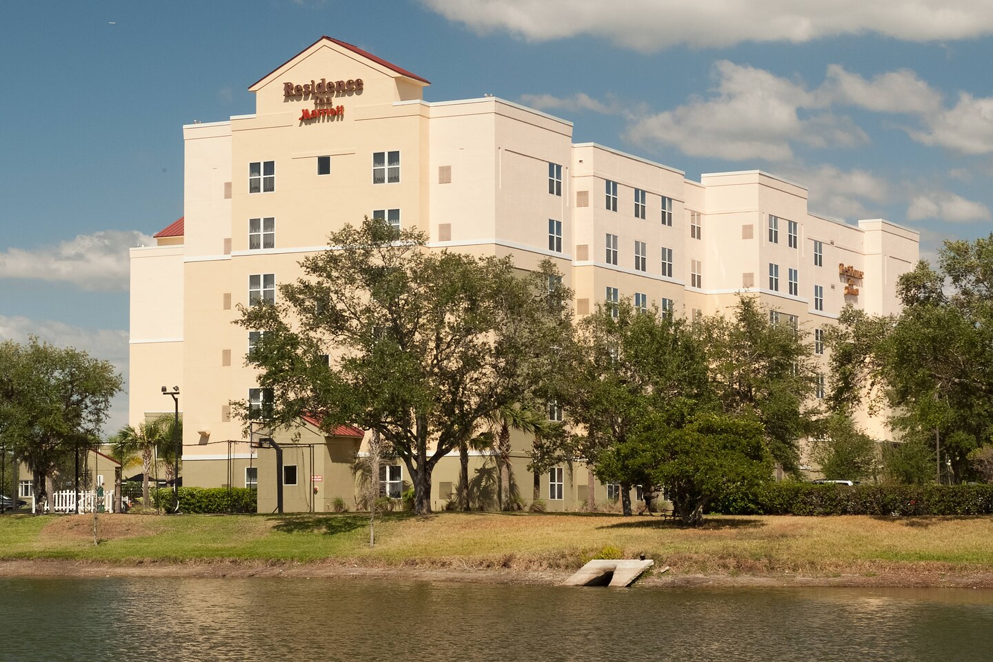 Residence Inn Orlando Airport - The Residence Inn is only 1 mile from Orlando International Airport.