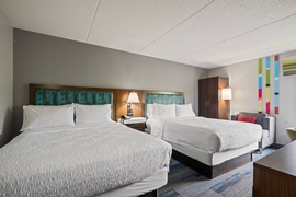 Hampton Inn Ridgefield Park - Manhattan Cruise Package - The standard room with two queen beds includes complimentary WiFi.