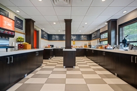 Hampton Inn Ridgefield Park - Manhattan Cruise Package - Indulge in a delicious hotel breakfast prior to your cruise transfer.