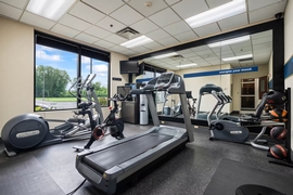 Hampton Inn Ridgefield Park - Manhattan Cruise Package - Keep up with your fitness routine in the hotel's gym. 