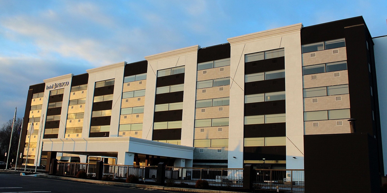 Hotel Indigo Harrisburg Hershey - The Hotel Indigo is conveniently located 6 miles from Harrisburg International Airport. 