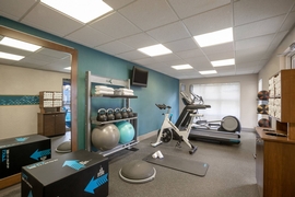 Hampton Inn & Suites FLL Airport South - Keep up with your gym routine in the hotel's fitness center.