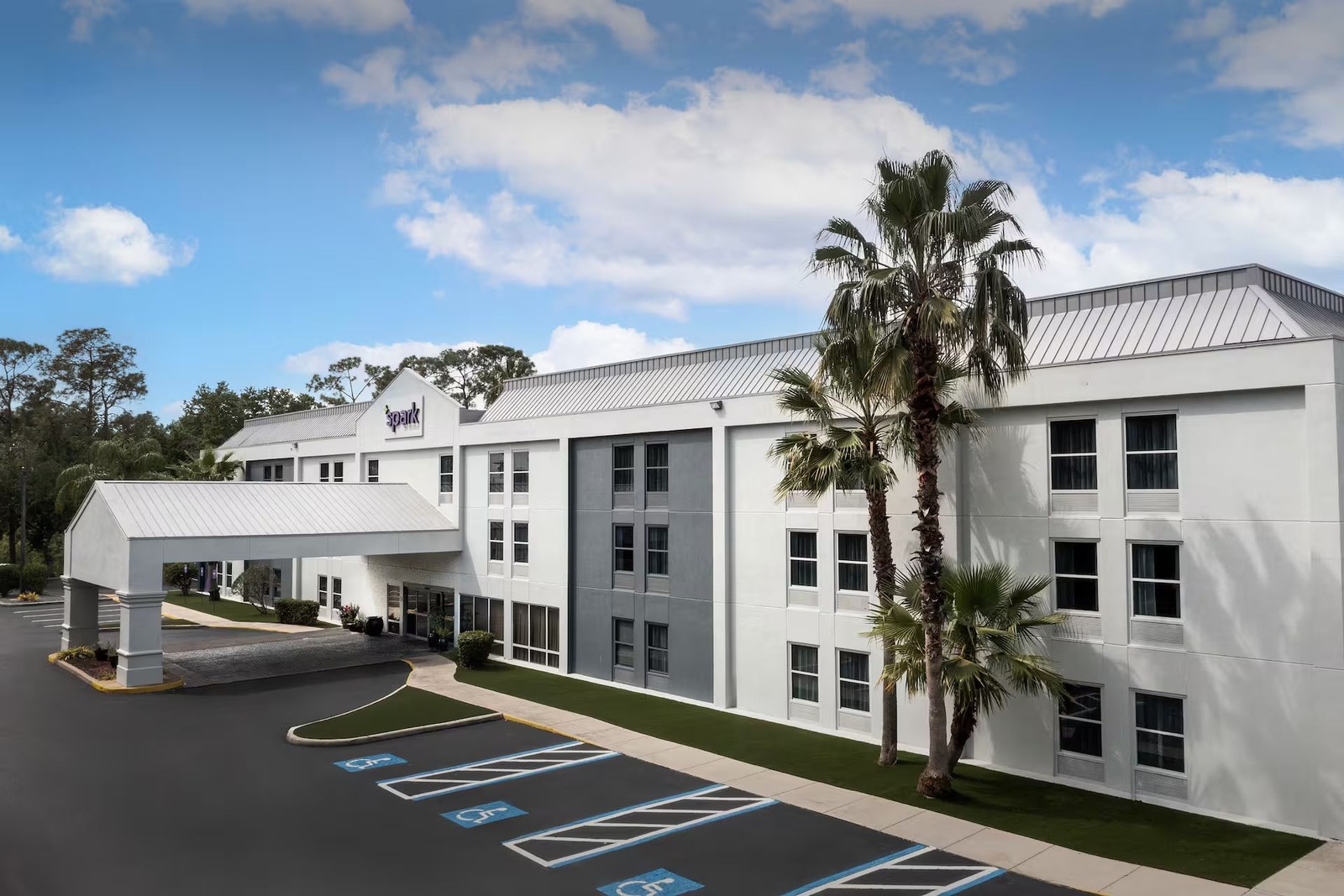 Spark by Hilton Tampa Brandon - The Spark by Hilton is located about 10 miles from the Tampa Cruise Terminal.