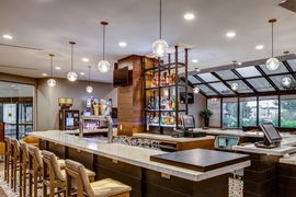 Hilton Chicago Oak Lawn - Chicago Midway - Unwind with friends and family with drinks in the hotel's lounge. 
