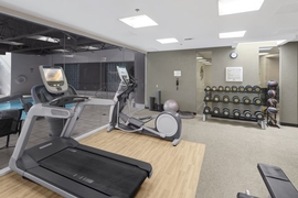 Hilton Chicago Oak Lawn - Chicago Midway - Keep up with your fitness routine in the hotel's fitness center. 