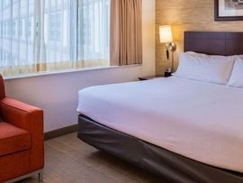 Sonesta Chicago O'Hare Airport - The standard room with either 1 king or 2 queen beds includes a refrigerator, microwave, and free WiFi.