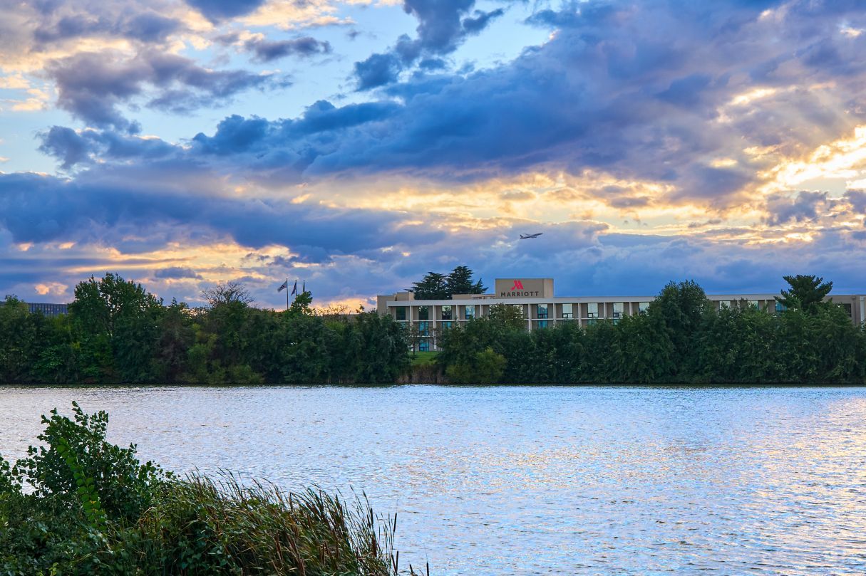 Washington Dulles Airport Marriott - 30 Day Parking Package - The Marriott is conveniently located on the airport grounds. 