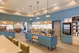 Country Inn & Suites Bloomington Mall of America - Enjoy a complimentary hotel breakfast.