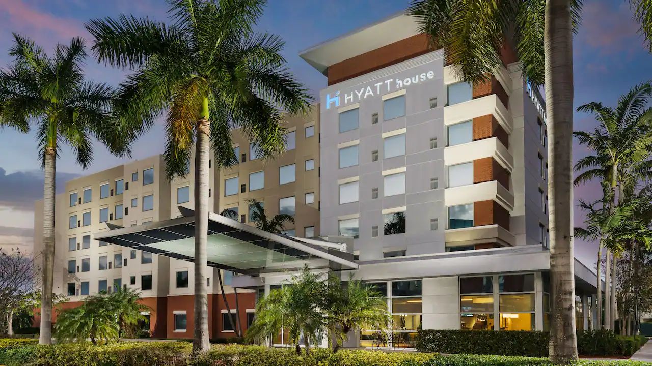 Hyatt House Fort Lauderdale Airport & Cruise Port - The Hyatt House is conveniently located 2 miles from the Fort Lauderdale Airport & 3 miles from Port Everglades.