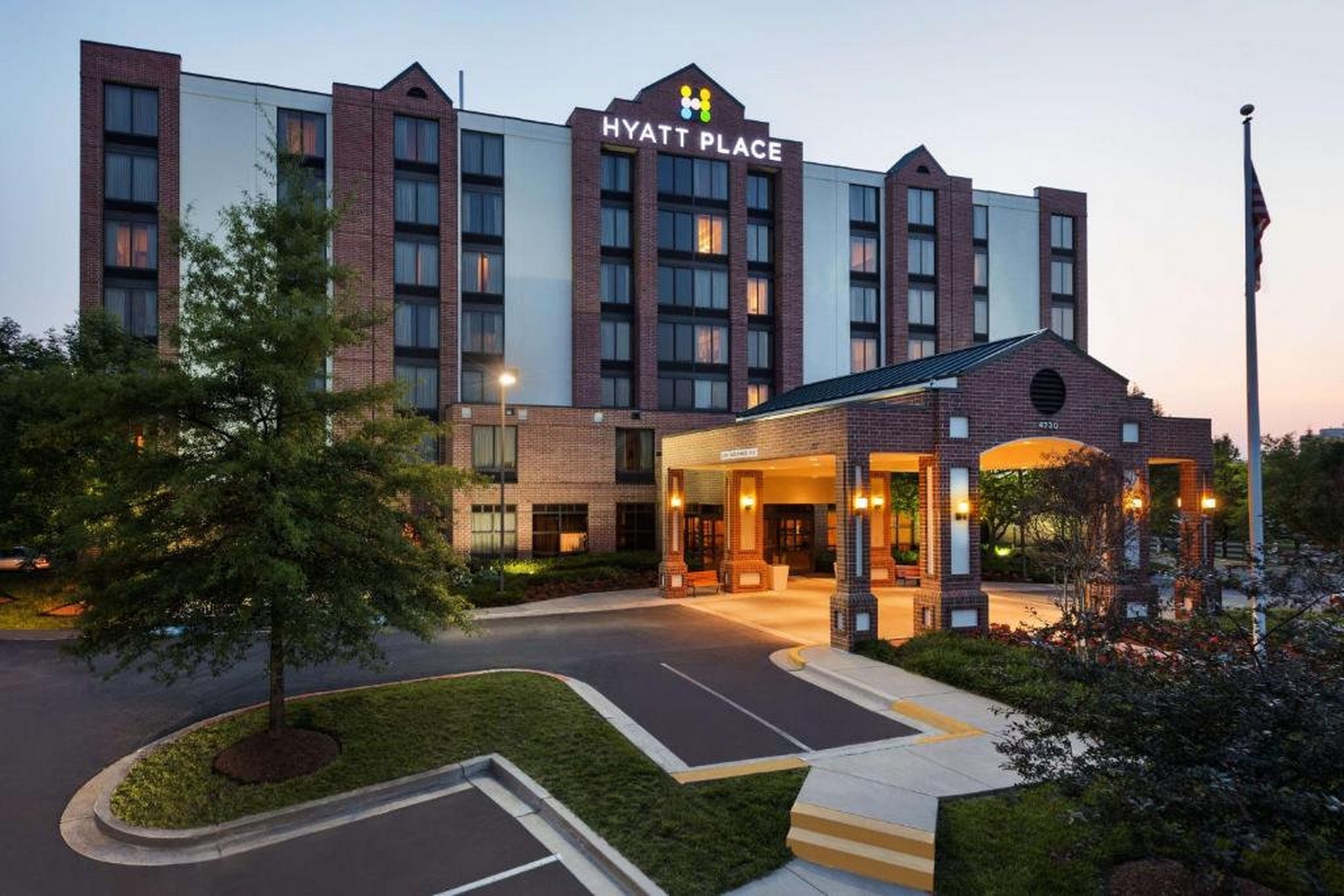 Hyatt Place Raleigh-Durham Airport - The Hyatt Place is conveniently located 1.2 miles from the Raleigh-Durham Airport.
