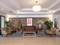 Red Roof Plus Miami Airport - Relax with friends and family in the hotel's lobby. 