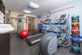Hampton Inn Tampa Airport Westshore - Keep up with your gym routine in the hotel's fitness center.