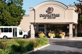 DoubleTree Hotel Alsip Chicago Midway Airport - The Doubletree Hotel is conveniently located within 9 miles Southwest of the MDW Airport. 
