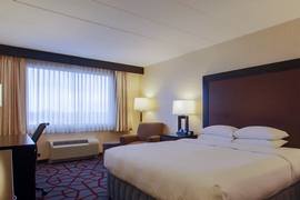 DoubleTree Hotel Alsip Chicago Midway Airport - The standard king room.
