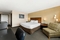 Quality Hotel Philadelphia International Airport - The standard king room includes complimentary WiFi. 