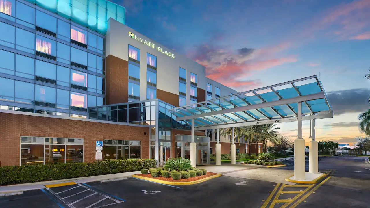 Hyatt Place Fort Lauderdale Airport & Cruise Port - The Hyatt Place Dania Beach is conveniently located two miles south of the airport, and three miles south of Port Everglades.