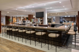DoubleTree by Hilton San Francisco Airport - Grab a drink at the hotel's lounge. 
