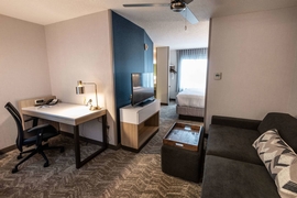 Springhill Suites Columbus Airport - Guest rooms with either 1 king or 2 beds include flat screen TVs and complimentary WiFi. 