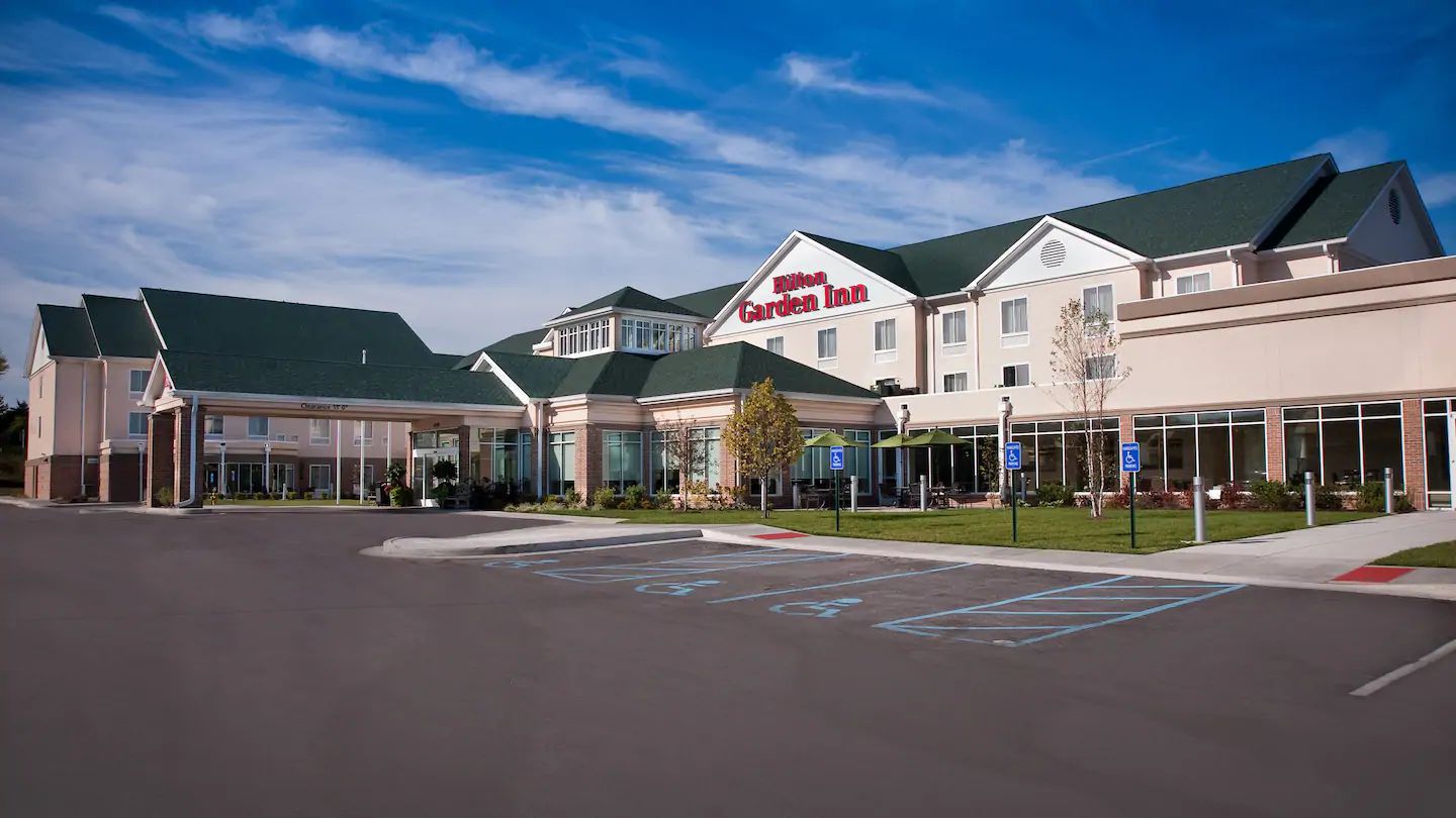 Hilton Garden Inn St. Louis Airport - Conveniently located 2.7 miles from St. Louis Airport