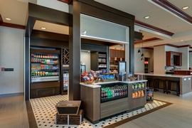 Hilton Garden Inn Indianapolis Airport - Pick up snacks & drinks from the hotel's lobby marketplace. 