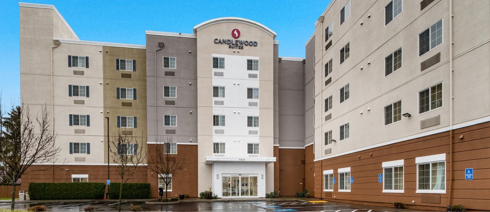 Candlewood Suites Portland Airport - The Candlewood Suites is conveniently located 2.7 miles from the Portland Airport.