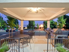 Candlewood Suites Portland Airport - Enjoy some fresh air on the hotel's outdoor patio. 