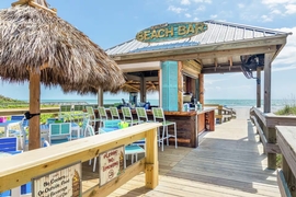 Hilton Cocoa Beach Oceanfront Port Canaveral - Grab a drink and enjoy fresh air at the hotel's beach bar. 