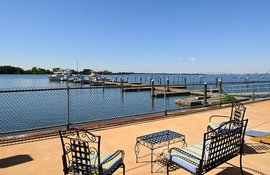 Harbor Pointe Inn Philadelphia Airport - Get some fresh air on the hotel's waterfront patio. 