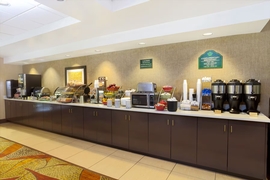 Wingate by Wyndham Raleigh Durham Airport - Enjoy a hotel breakfast before catching your shuttle or heading home. 