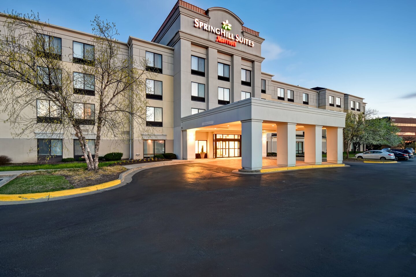 Springhill Suites by Marriott BWI Airport - The SpringHill Suites is conveniently located 1.6 miles from BWI Airport. 