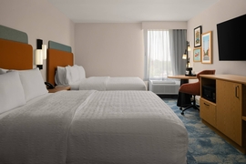Hampton Inn Philadelphia Airport - The standard room with 2 queen beds includes complimentary WiFi. 