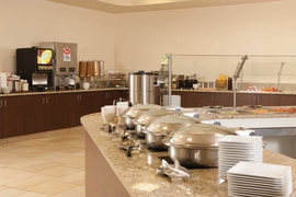 Embassy Suites Nashville Airport - Enjoy a hot breakfast before catching your airport shuttle or heading home. 